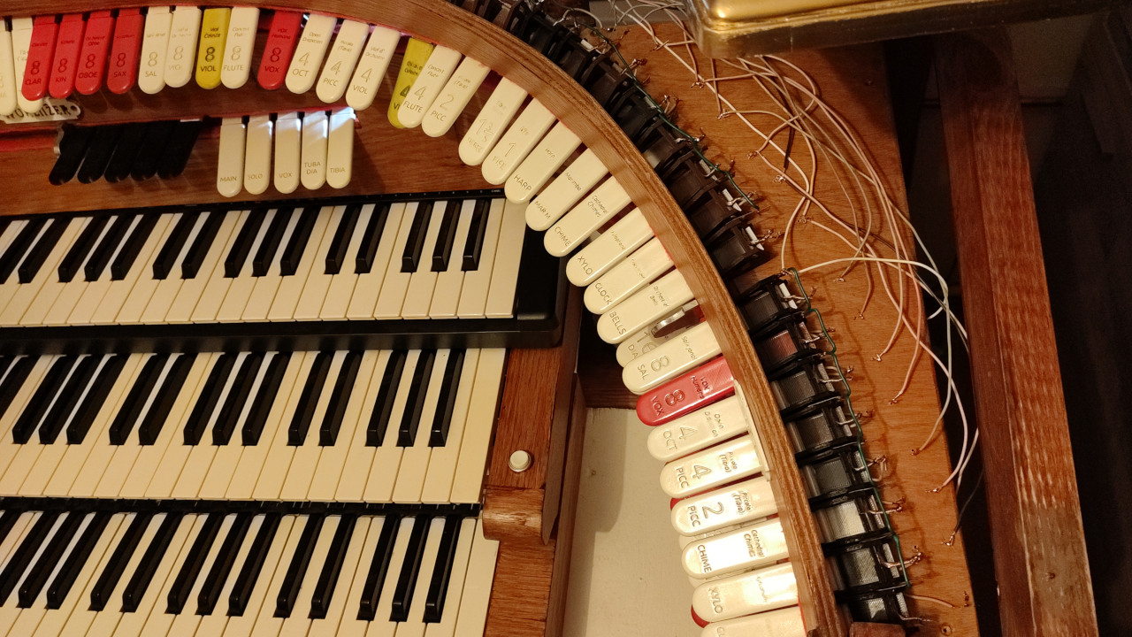Organ with no hood